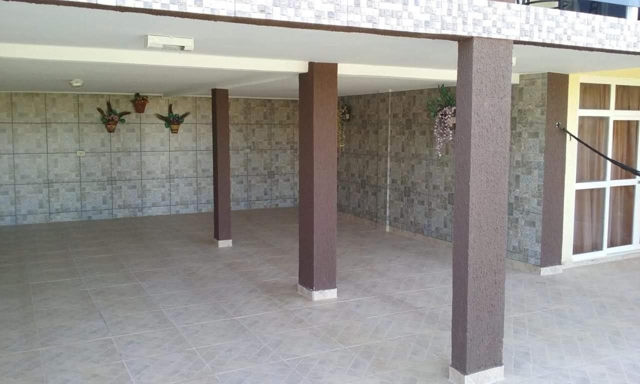 Sobrado Frente P/Lago Com Piscina Aquecida Caldas Novas Exterior photo